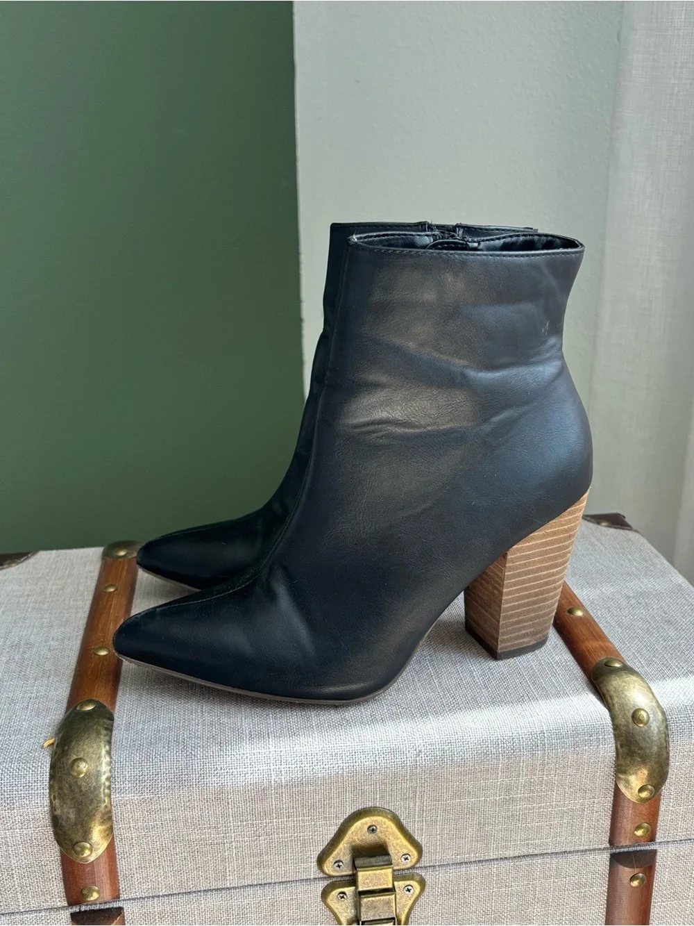 Carlos Santana Black Leather Pointed Ankle Booties